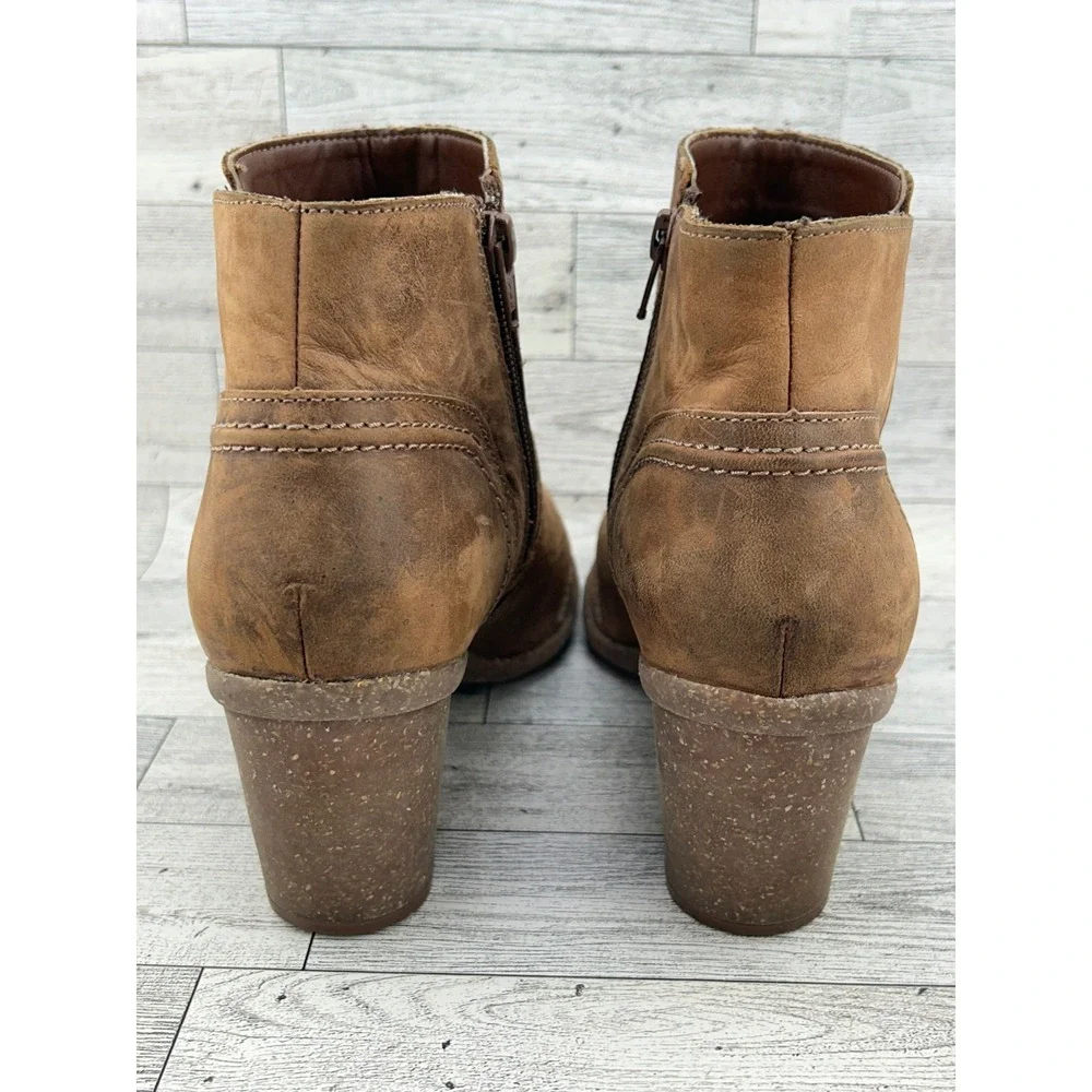 Clarks leather ankle